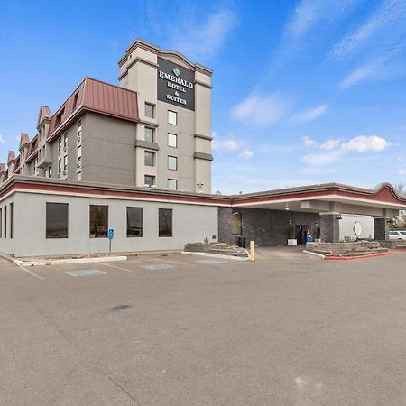 Emerald Hotel & Suites Calgary Airport Exterior photo